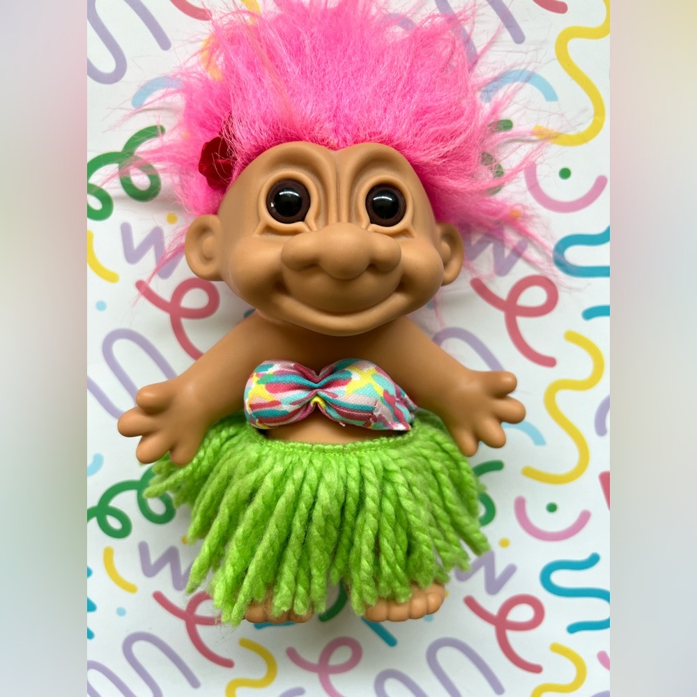 Vintage 90’s Russ Troll Doll Hawaiian Lua Pink Hair 8”